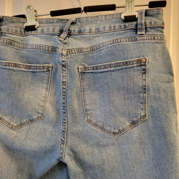 Jeans - Picture 5 of 6